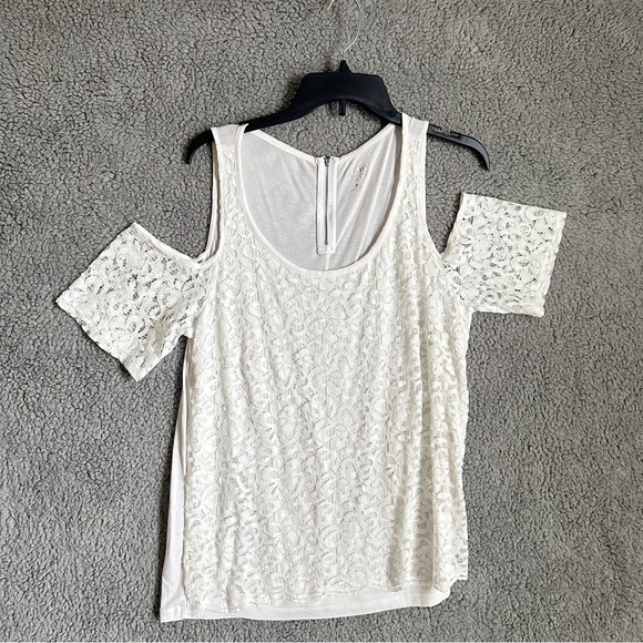 Solo New York Jeans Elegant White Lace Cold Shoulder Top - Picture 1 of 9